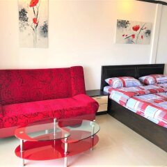 Апартаменты Top Floor Spacious Studio Паттайя комната для гостей фото 2