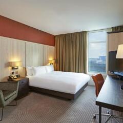 Отель DoubleTree By Hilton London Excel 4* Стандартный номер с различными типами кроватей фото 3