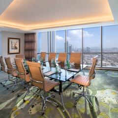 Jumeirah at Etihad Towers Hotel балкон