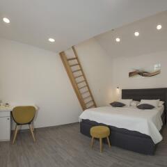 Отель Central Old Town Rooms комната для гостей