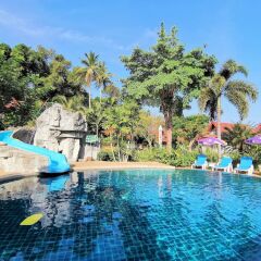Отель Holiday Villa Ланта бассейн