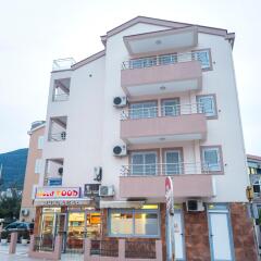 Отель SMS Apartments Черногория, Будва - отзывы, цены и фото номеров - забронировать отель SMS Apartments онлайн вид на фасад