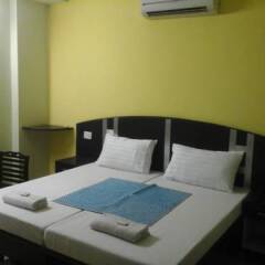 Hotel Surya Plaza сейф в номере