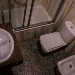 Отель REYESOL Фуэнхирола ванная фото 2