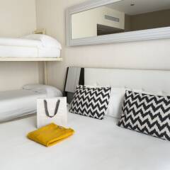 Отель Petit Palace Triball сейф в номере