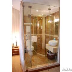 Отель Royal Garden Inn сауна