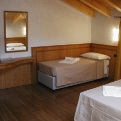 Отель Azzano Holidays Bed & Breakfast Меззегра комната для гостей фото 3