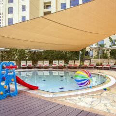 Отель Amwaj Rotana - Jumeirah Beach Residence бассейн фото 2