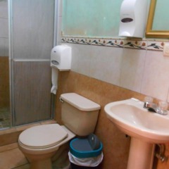 Hotel Marbella Копан-Руинас ванная