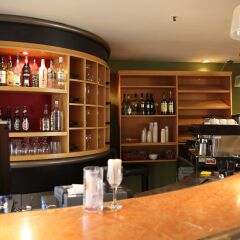 Jerusalem Gardens Hotel & Spa Израиль, Иерусалим - 8 отзывов об отеле, цены и фото номеров - забронировать отель Jerusalem Gardens Hotel & Spa онлайн гостиничный бар