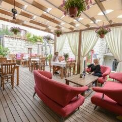 Отель Alacati Cona Butik Otel Чешме гостиничный бар