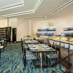 Отель Le Meridien Dubai Hotel & Conference Centre ОАЭ, Дубай - отзывы, цены и фото номеров - забронировать отель Le Meridien Dubai Hotel & Conference Centre онлайн питание фото 2