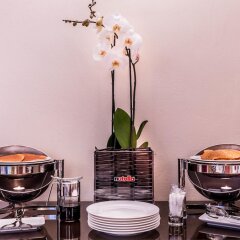 L'HOTEL PERGOLESE Paris в номере