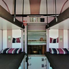 Train Cabin Hostel детские мероприятия