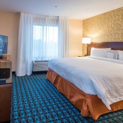 Отель Fairfield Inn & Suites Meridian комната для гостей фото 2