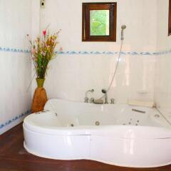 Отель Yuwadee Resort спа