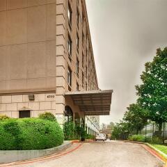 SureStay Plus Hotel by Best Western Houston Medical Center парковка