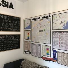 Отель Mucha Masia Hostel Rural-Urbà Испания, Эль-Прат-де-Льобрегат - отзывы, цены и фото номеров - забронировать отель Mucha Masia Hostel Rural-Urbà онлайн городской автобус