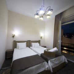 Отель Log Inn Boutique Тбилиси комната для гостей фото 3