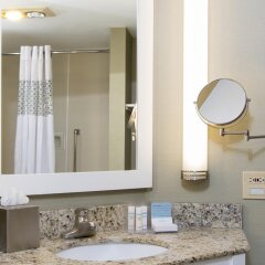 Отель Hampton Inn & Suites Chicago Downtown ванная фото 2