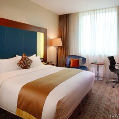 Отель Holiday Inn Shanghai Pudong, an IHG Hotel Китай, Шанхай - отзывы, цены и фото номеров - забронировать отель Holiday Inn Shanghai Pudong, an IHG Hotel онлайн комната для гостей фото 5