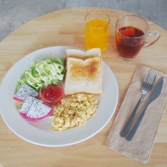 Отель Sleep Sheep Phuket Hostel Таиланд, Пхукет - отзывы, цены и фото номеров - забронировать отель Sleep Sheep Phuket Hostel онлайн питание фото 3