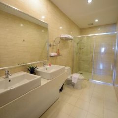 Timor Plaza Hotel & Apartments in Dili, East Timor from 54$, photos, reviews - zenhotels.com bathroom photo 3