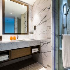 Отель Resorts World Sentosa - Hotel Michael (SG Clean) Сингапур, Сингапур - отзывы, цены и фото номеров - забронировать отель Resorts World Sentosa - Hotel Michael (SG Clean) онлайн ванная фото 2
