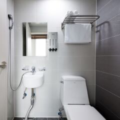 Отель K-Guesthouse Namdaemun Южная Корея, Сеул - отзывы, цены и фото номеров - забронировать отель K-Guesthouse Namdaemun онлайн ванная
