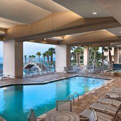 Отель Ocean 22 by Hilton Grand Vacations бассейн