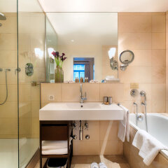 ALDEN Suite Hotel Spluegenschloss Zurich in Zurich, Switzerland from 699$, photos, reviews - zenhotels.com bathroom photo 2