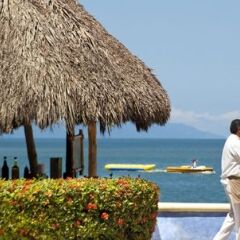 Отель Las Palmas By The Sea Пуэрто-Вальярта фитнесс-зал