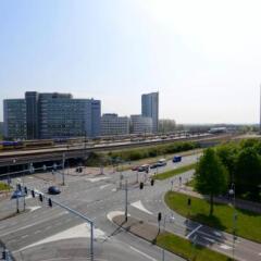 Отель Hampton by Hilton Amsterdam Airport Schiphol Нидерланды, Хофддорп - 1 отзыв об отеле, цены и фото номеров - забронировать отель Hampton by Hilton Amsterdam Airport Schiphol онлайн балкон