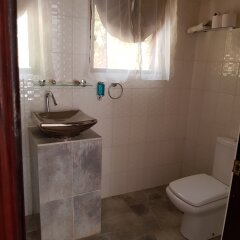 Suleima Lodge in Kotu, Gambia from 408$, photos, reviews - zenhotels.com bathroom photo 3