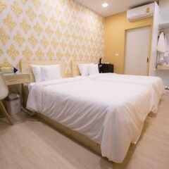 The Hab Hostel Бангкок сейф в номере