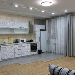 Отель Golden Dragon ApartHotel Бишкек в номере фото 2