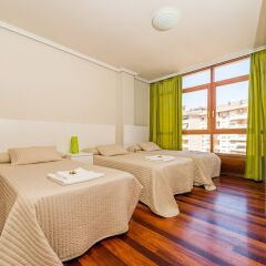 Отель Hostal Catamaran Кастро-Урдиалес комната для гостей фото 3