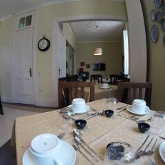 Отель Dukes Corner Guest House в номере