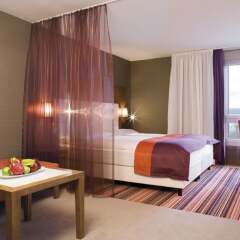 Отель Movenpick Hotel Zuerich-Airport Швейцария, Глаттбруг - 2 отзыва об отеле, цены и фото номеров - забронировать отель Movenpick Hotel Zuerich-Airport онлайн комната для гостей фото 3
