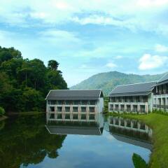 Отель Tinidee Golf Resort at Phuket Пхукет приотельная территория