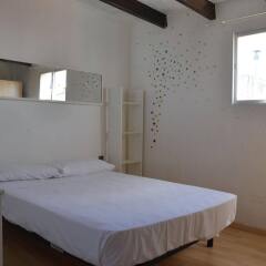 Апартаменты Apartment Bed&bcn Verdi Барселона комната для гостей фото 4