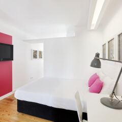 Апартаменты Hello Lisbon Santos Apartments комната для гостей фото 5