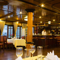 Отель V'Spirit Classic Cruises гостиничный бар