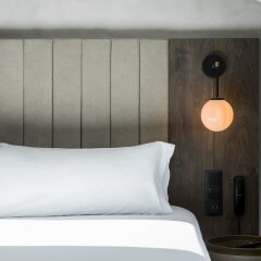 Отель ICON Wipton by Petit Palace сейф в номере