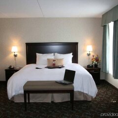 Отель Hampton Inn & Suites Barrie Канада, Барри - отзывы, цены и фото номеров - забронировать отель Hampton Inn & Suites Barrie онлайн комната для гостей фото 2
