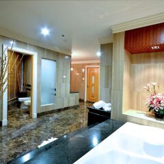Отель Prince Suite Residence Managed by Prince Palace бассейн