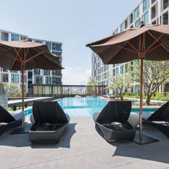 Отель The Base Up Town Condo By Favstay Таиланд, Пхукет - отзывы, цены и фото номеров - забронировать отель The Base Up Town Condo By Favstay онлайн бассейн