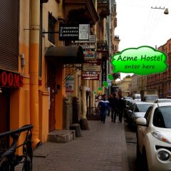 Acme Hostel городской автобус