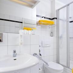 Отель Artis Suite Hotel Германия, Дрезден - отзывы, цены и фото номеров - забронировать отель Artis Suite Hotel онлайн ванная