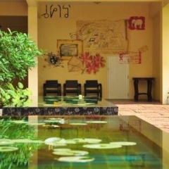 Отель Feung Nakorn Balcony Rooms & Cafe Бангкок фото 3